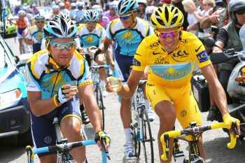 getty-contador-2009-tour-france-champagne